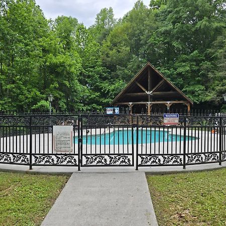 Вилла Cades Cove Hide Away Таунсенд Экстерьер фото
